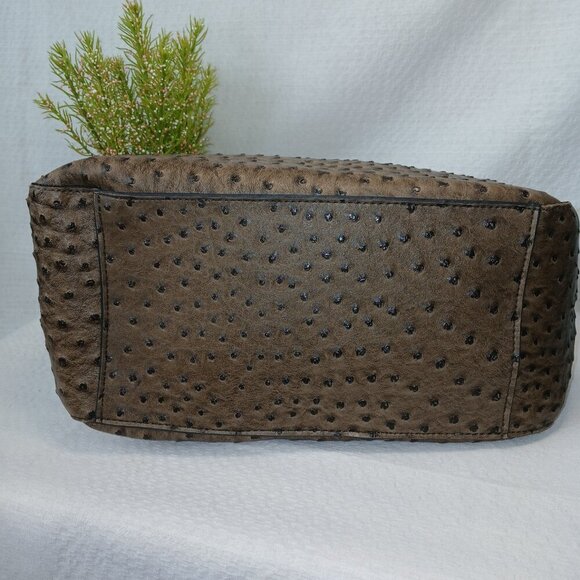 OSTRICH SHOULDER BAG, BROWN COLOR, MAGNETIC CLOSURE, LIKE NEW CONDITION - Picture 4 of 8